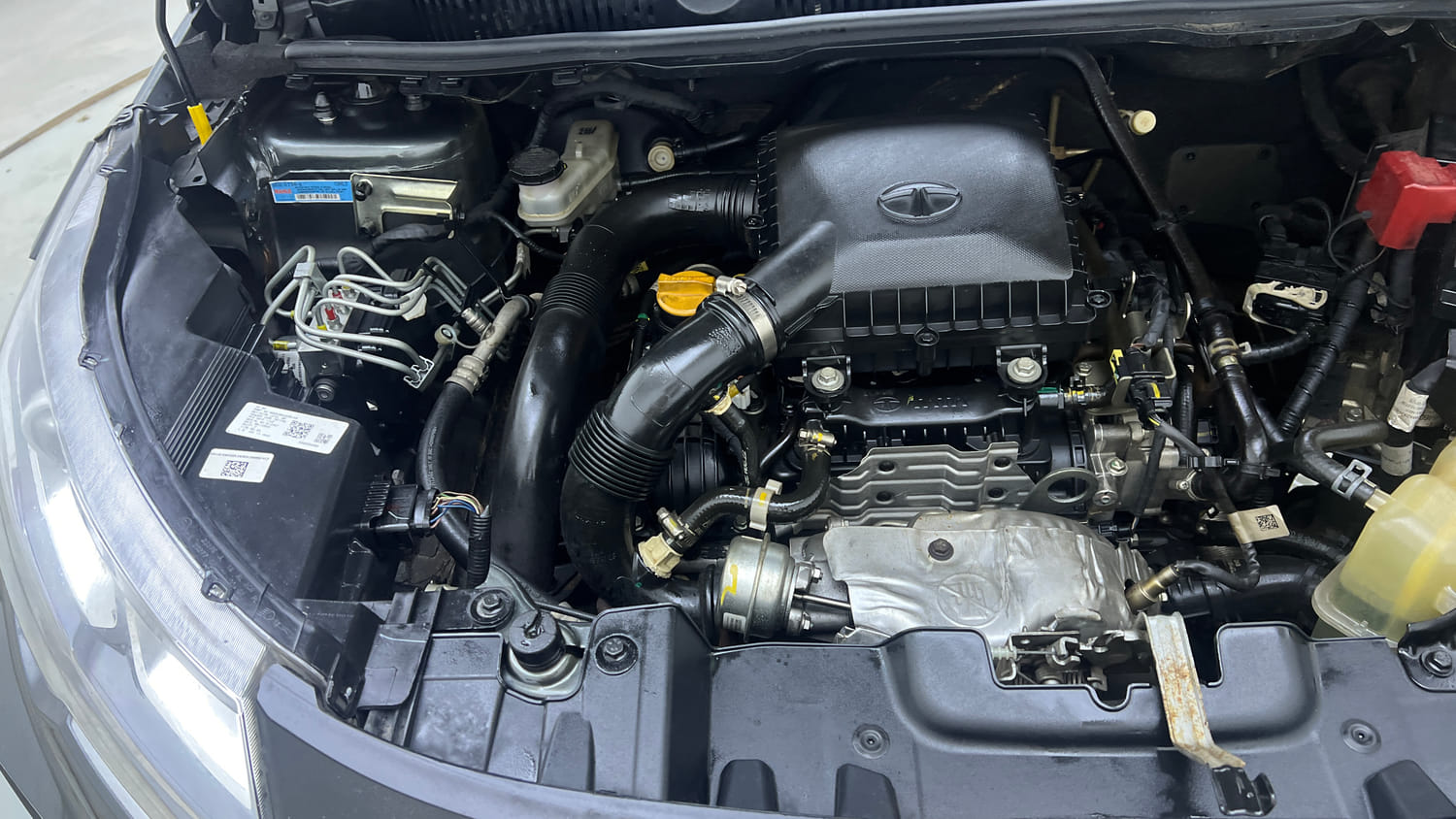 Used 2023 Tata Nexon XZ Plus (L) Petrol Manual engine ENGINE RIGHT SIDE VIEW