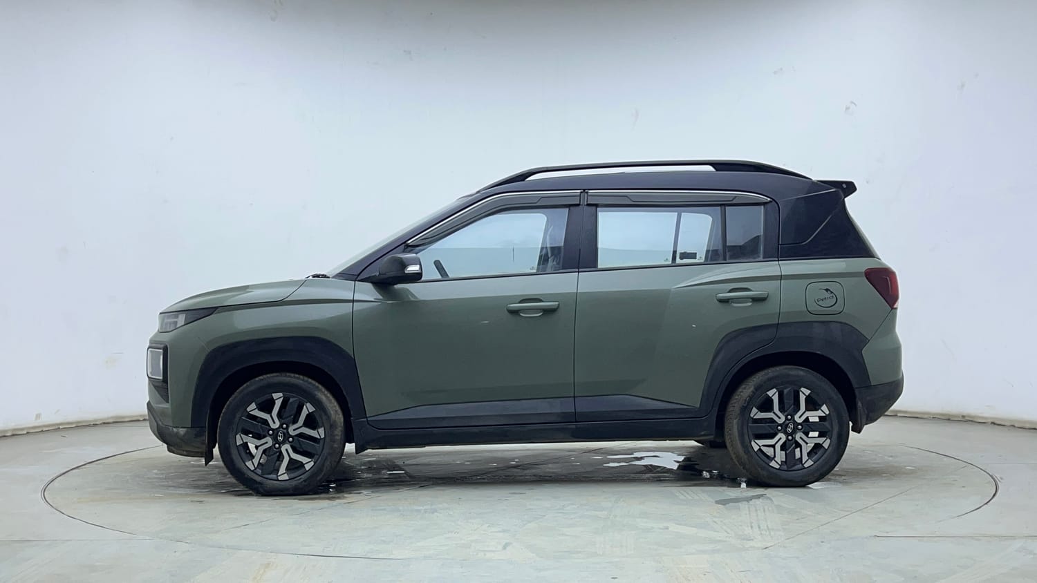 Used 2023 Hyundai Exter SX (O) Connect 1.2 AMT Dual Tone Petrol Automatic exterior LEFT SIDE VIEW