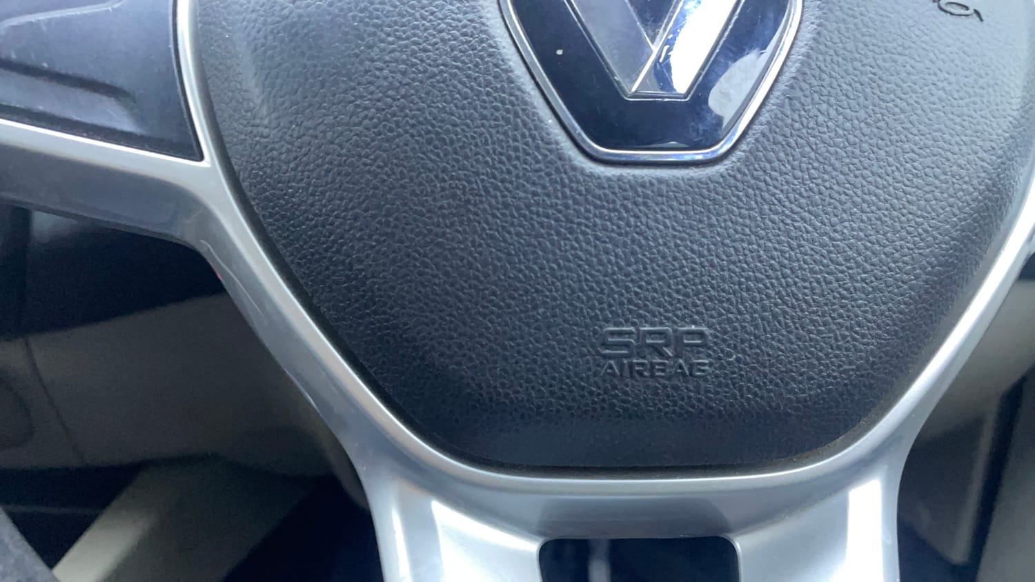Used 2020 Renault Triber RXZ Petrol Manual top_features Airbags