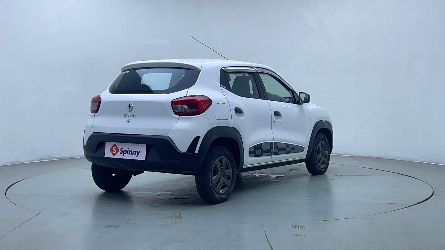 Used 2018 Renault Kwid 1.0 RXT AMT Opt Petrol Automatic exterior RIGHT REAR CORNER VIEW