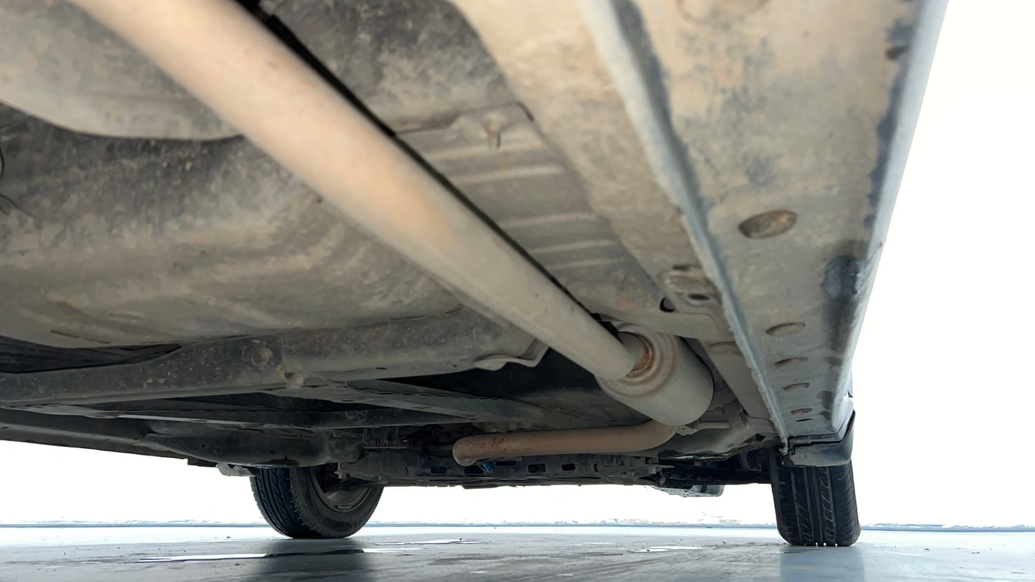 Used 2014 Honda City V Petrol Manual extra REAR RIGHT UNDERBODY VIEW