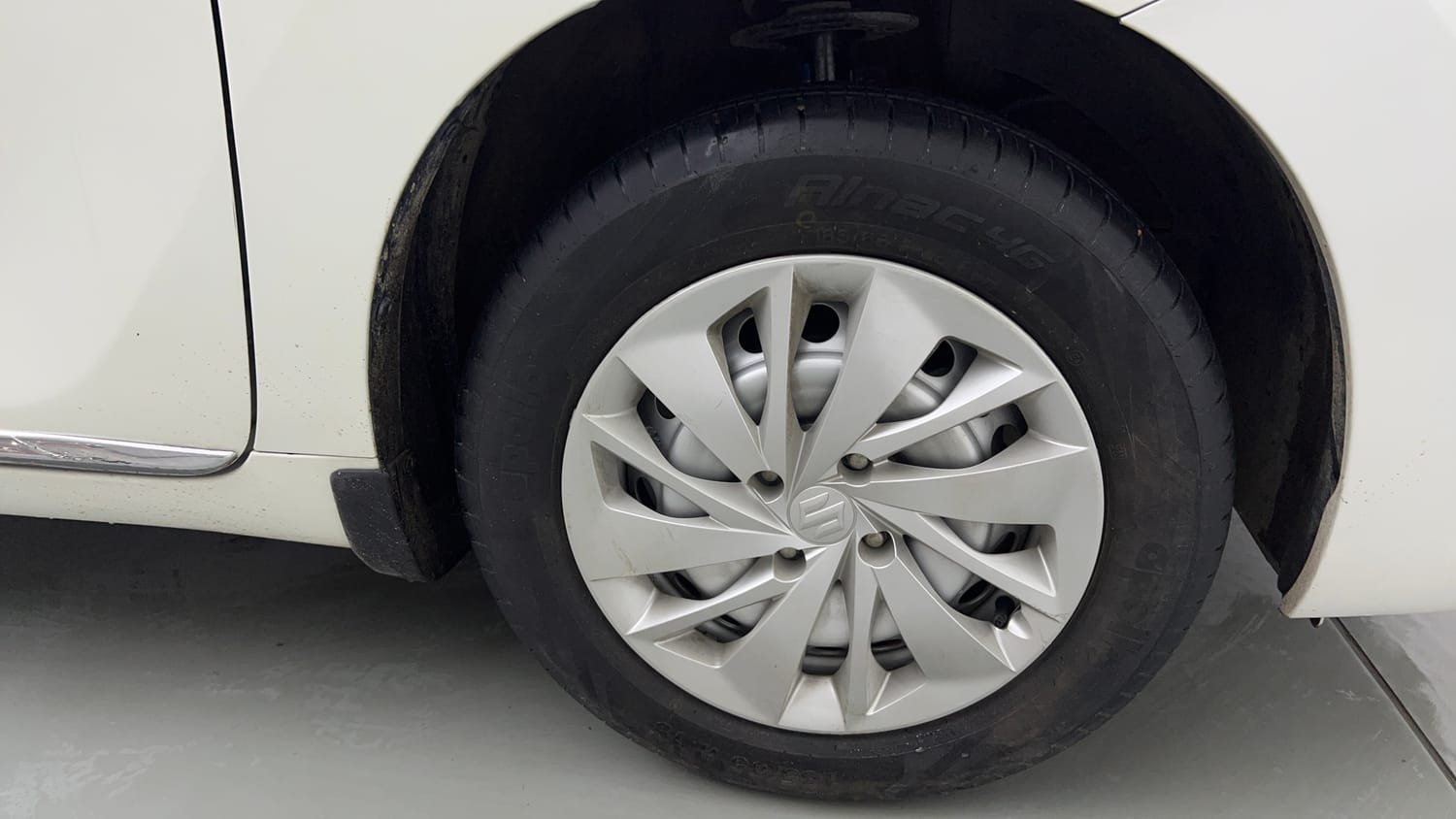 Used 2024 Maruti Suzuki Baleno Sigma MT Petrol Manual tyres RIGHT FRONT TYRE RIM VIEW
