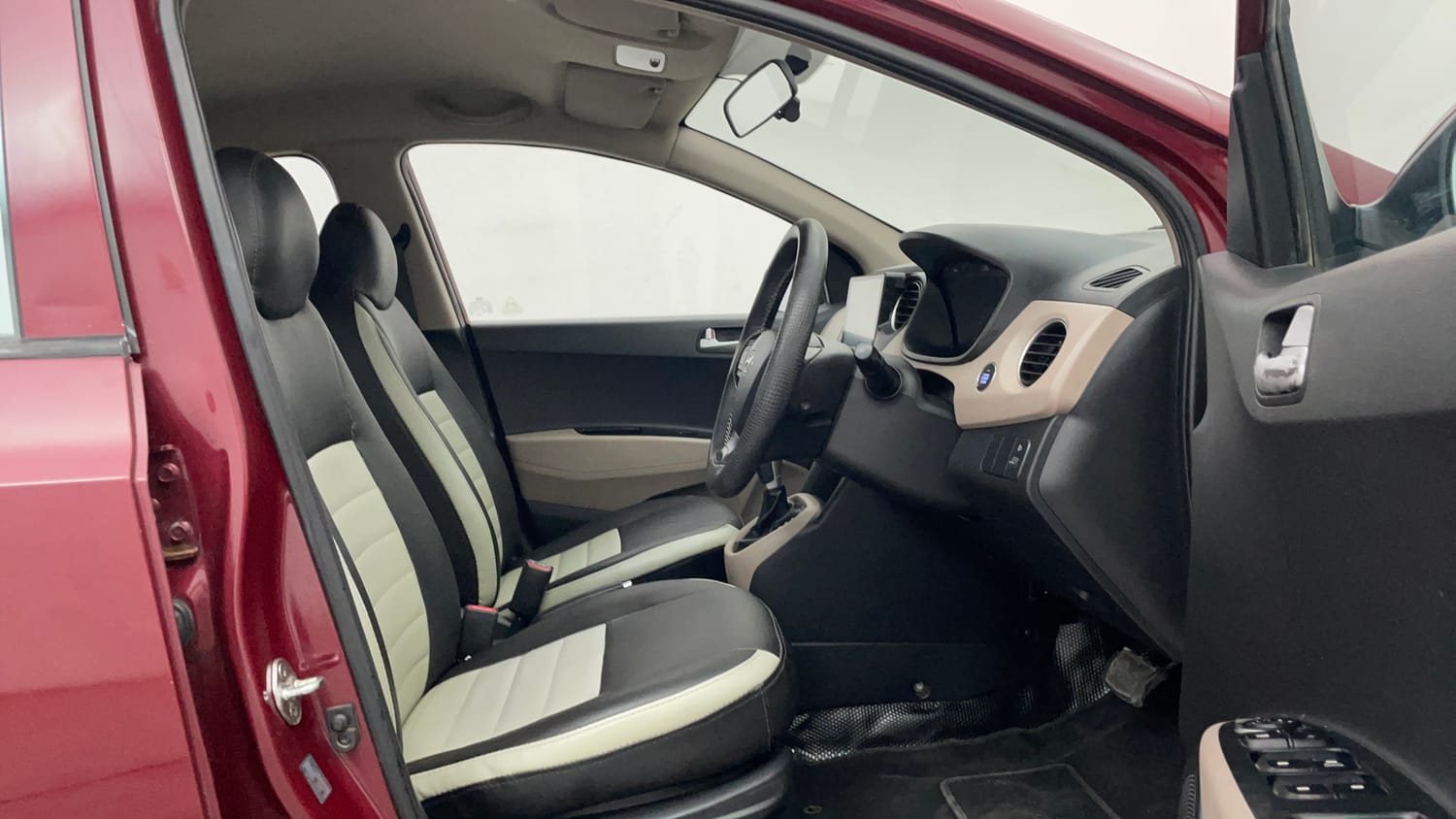 Used 2014 Hyundai Grand i10 Asta AT 1.2 Kappa VTVT Petrol Automatic interior RIGHT SIDE FRONT DOOR CABIN VIEW