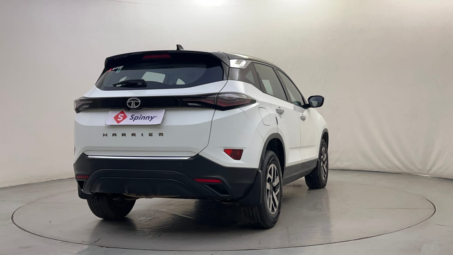 Used 2021 Tata Harrier XZA Plus Dual Tone Diesel Automatic exterior RIGHT REAR CORNER VIEW