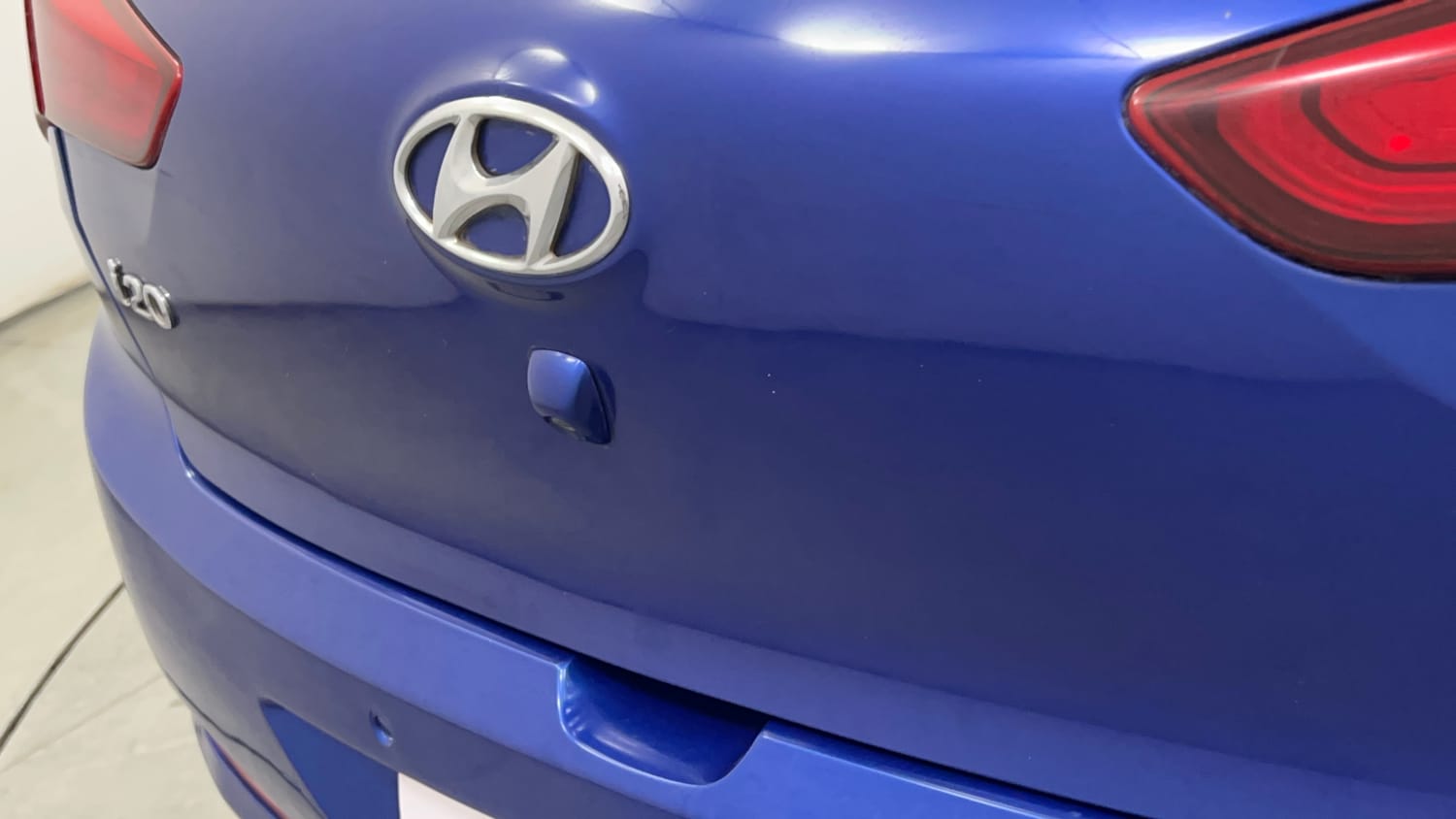 Used 2015 Hyundai Elite i20 Asta 1.2 Petrol Manual dents MINOR SCRATCH