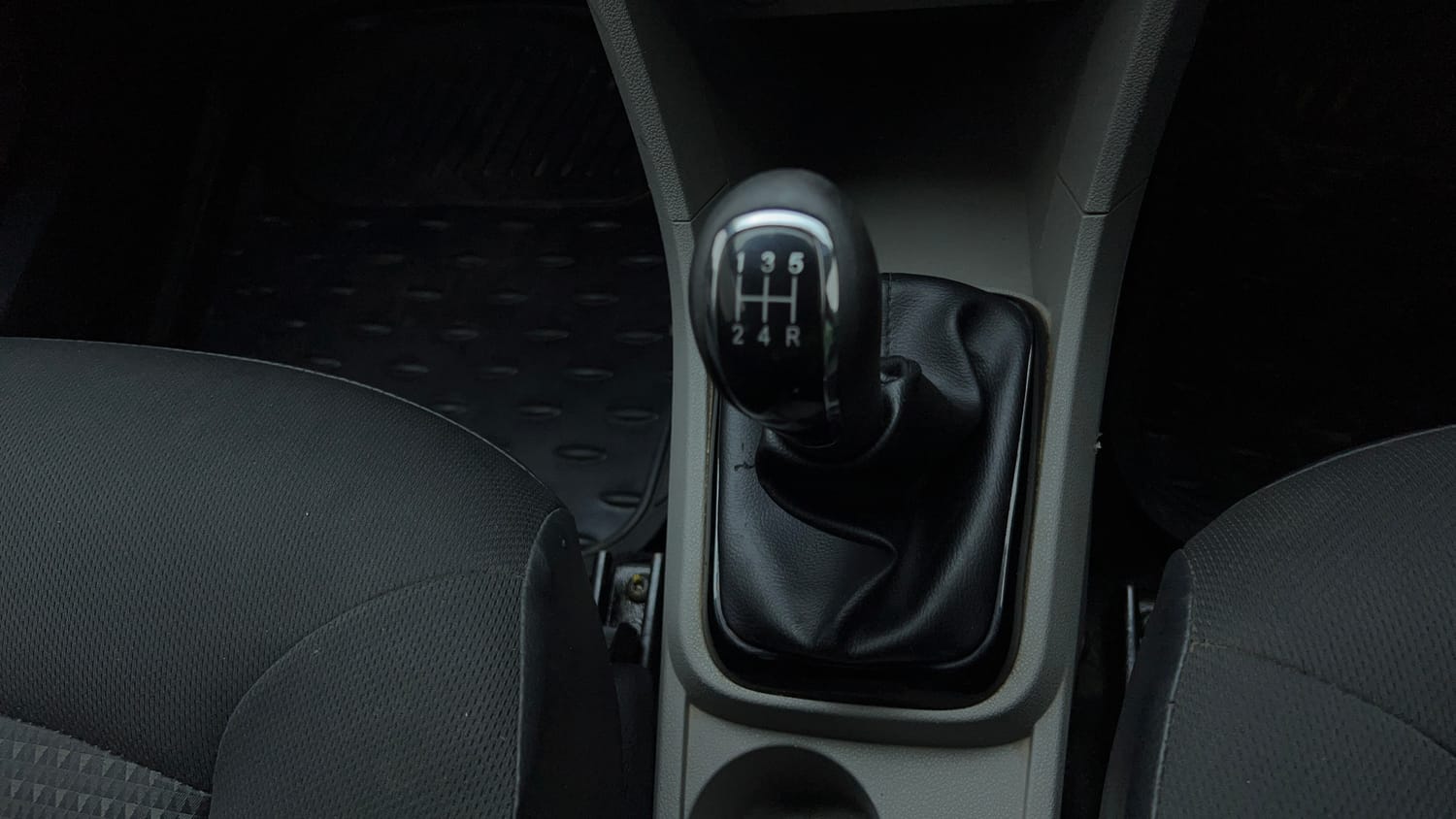 Used 2019 Tata Tiago Revotron XZ Petrol Manual interior GEAR  KNOB VIEW