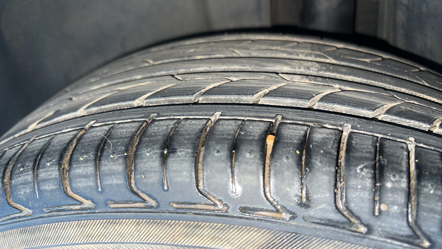 Used 2017 Maruti Suzuki Ciaz Zeta 1.3 Hybrid Diesel Manual tyres LEFT REAR TYRE TREAD VIEW