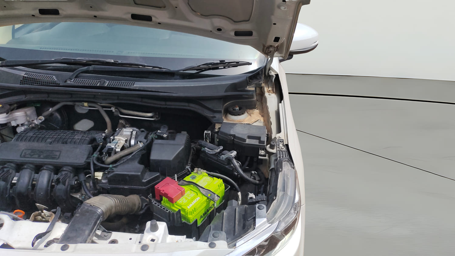 Used 2022 Honda Amaze VX CVT 1.2 Petrol Petrol Automatic engine ENGINE LEFT SIDE HINGE & APRON VIEW