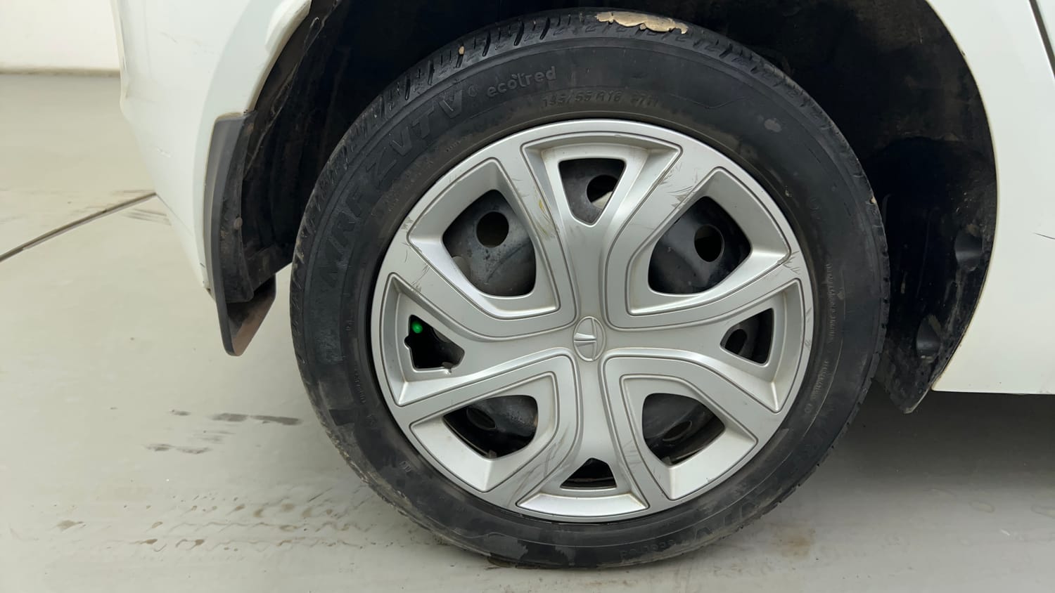Used 2022 Tata Altroz XT Petrol Petrol Manual tyres RIGHT REAR TYRE RIM VIEW