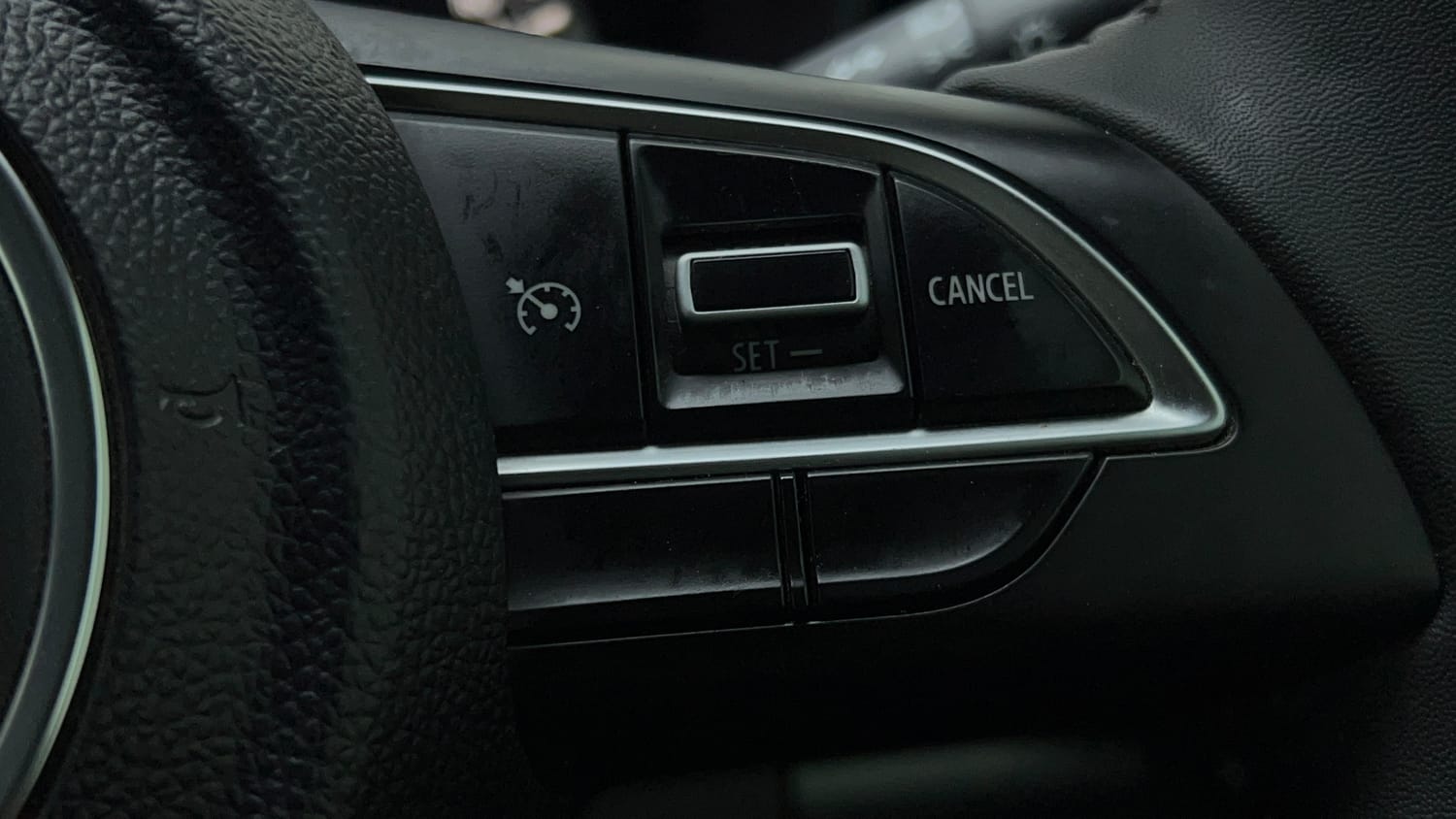 Used 2023 Maruti Suzuki Grand Vitara Zeta Smart Hybrid Petrol Manual top_features Cruise control