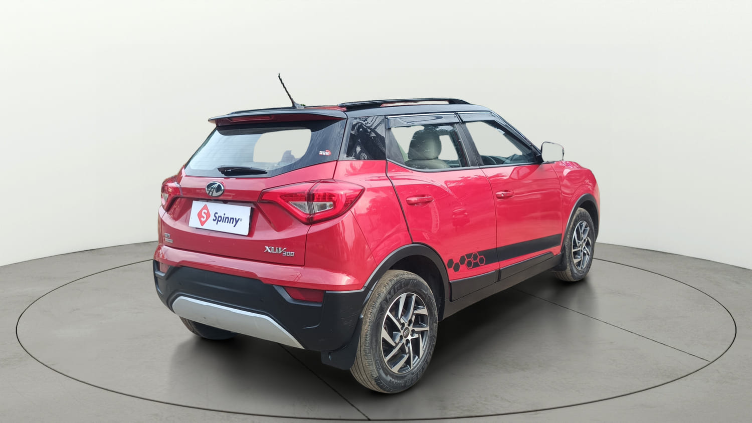 Used 2022 Mahindra XUV 300 W8 (O) 1.5 Diesel AMT Diesel Automatic exterior RIGHT REAR CORNER VIEW