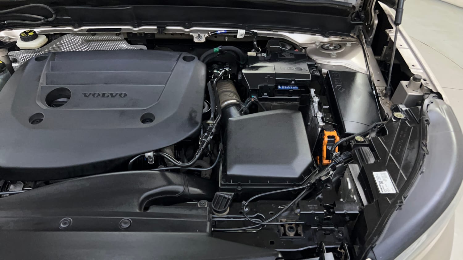 Used 2023 Volvo XC40 B4 Ultimate Petrol Automatic engine ENGINE LEFT SIDE VIEW