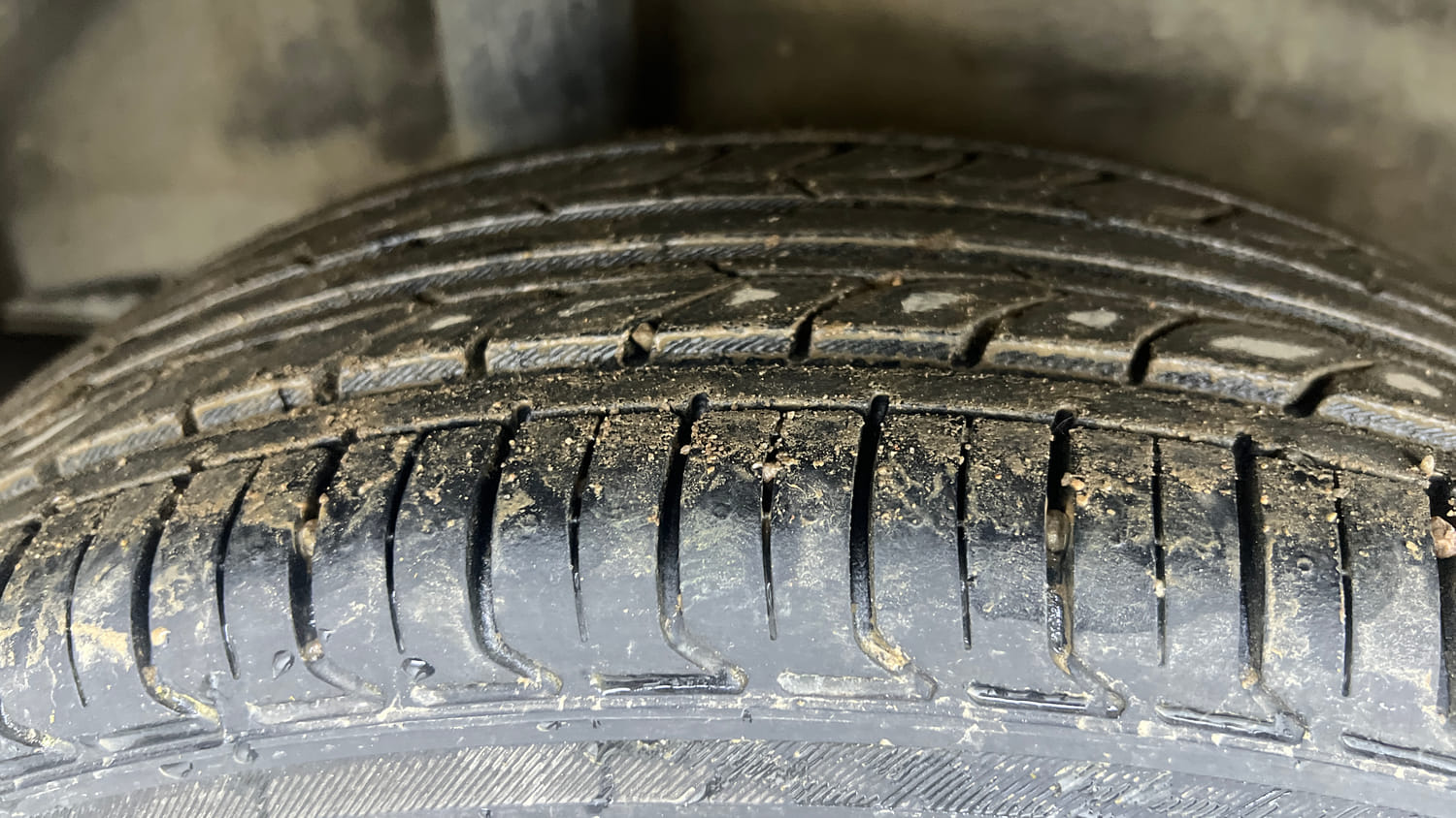 Used 2014 Honda City SV Diesel Diesel Manual tyres RIGHT REAR TYRE TREAD VIEW