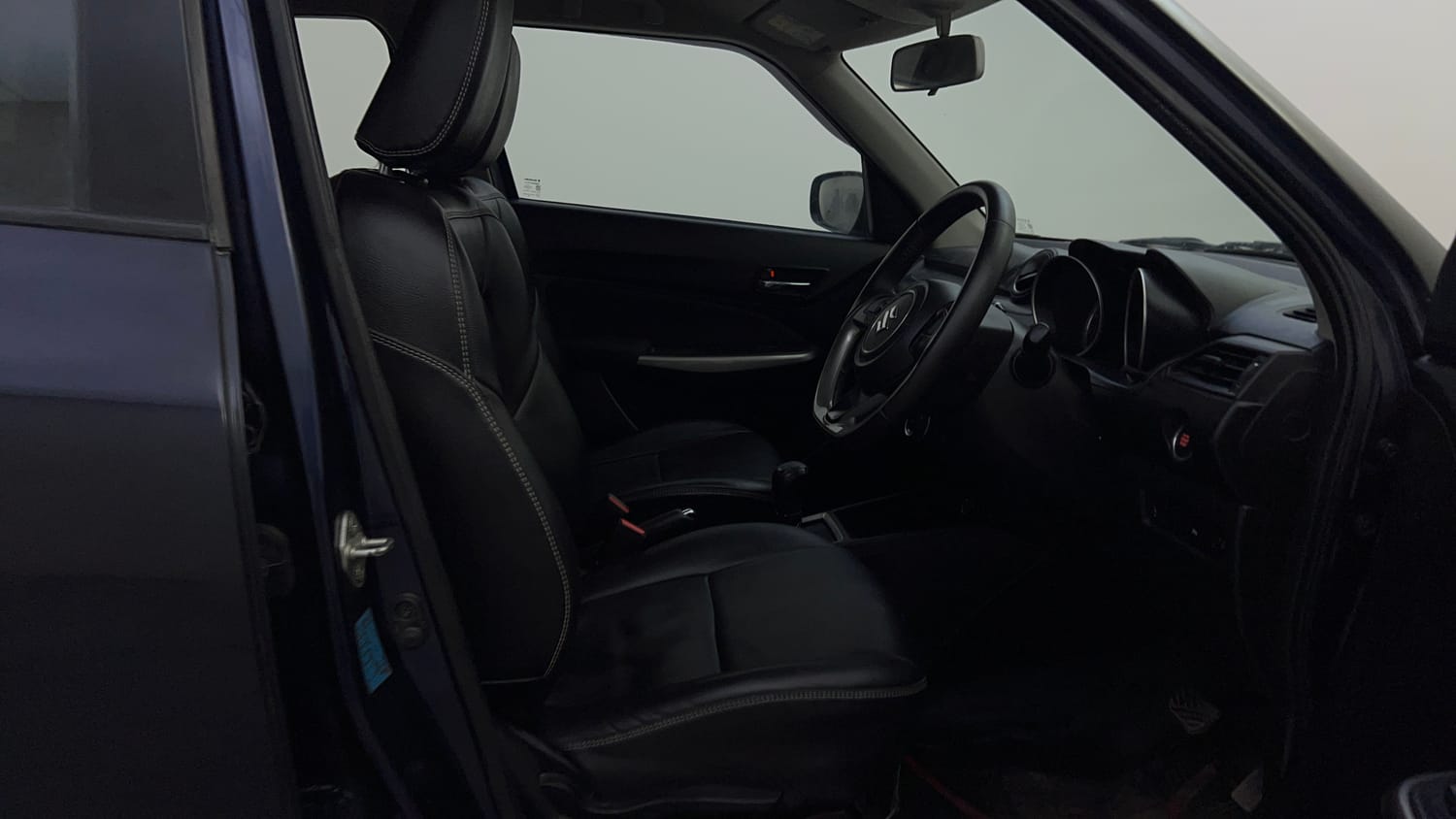 Used 2018 Maruti Suzuki Swift ZXi AMT Petrol Automatic interior RIGHT SIDE FRONT DOOR CABIN VIEW