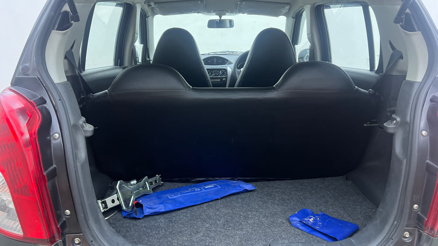 Used 2020 Maruti Suzuki Alto 800 VXi Petrol Manual interior DICKY INSIDE VIEW