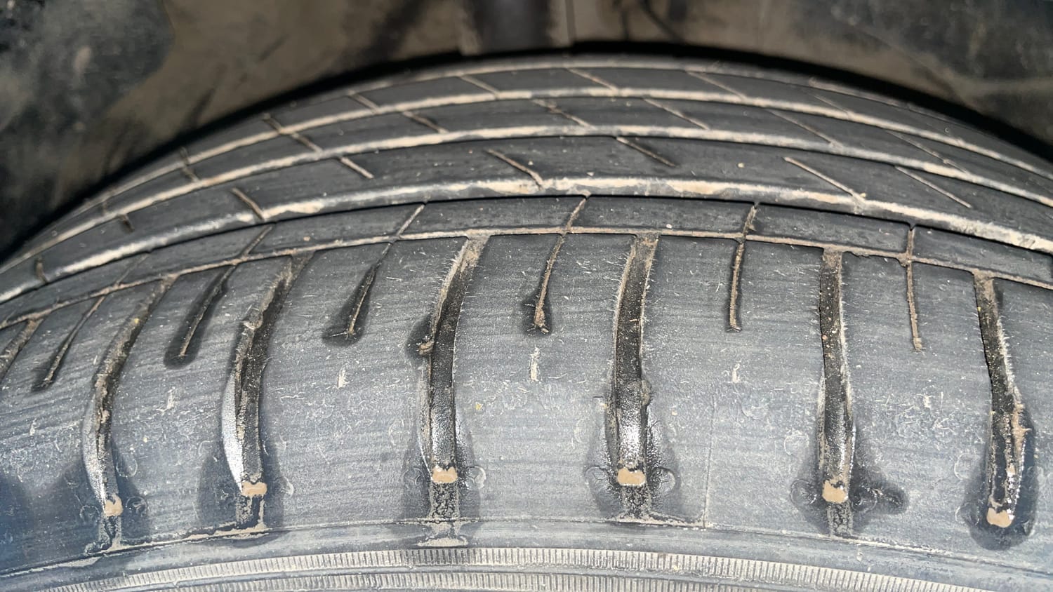 Used 2022 MG Motors Hector Sharp 1.5 Petrol CVT Petrol Automatic tyres RIGHT FRONT TYRE TREAD VIEW
