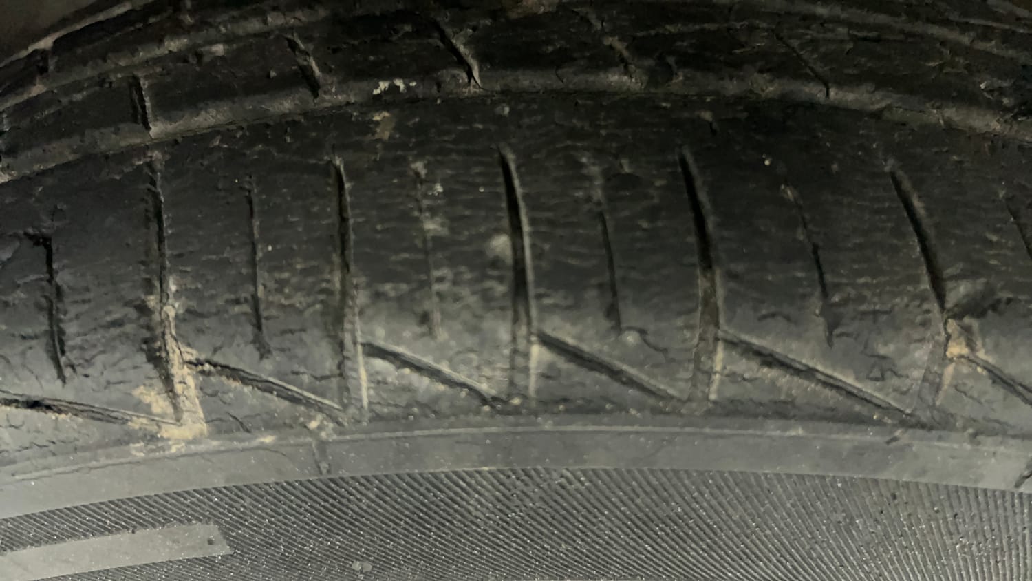 Used 2019 Maruti Suzuki Alto 800 LXi Petrol Manual tyres LEFT FRONT TYRE TREAD VIEW