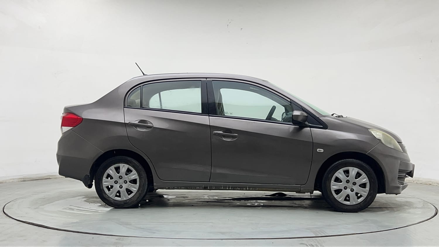 Used 2014 Honda Amaze 1.2 S i-VTEC Petrol Manual exterior RIGHT SIDE VIEW