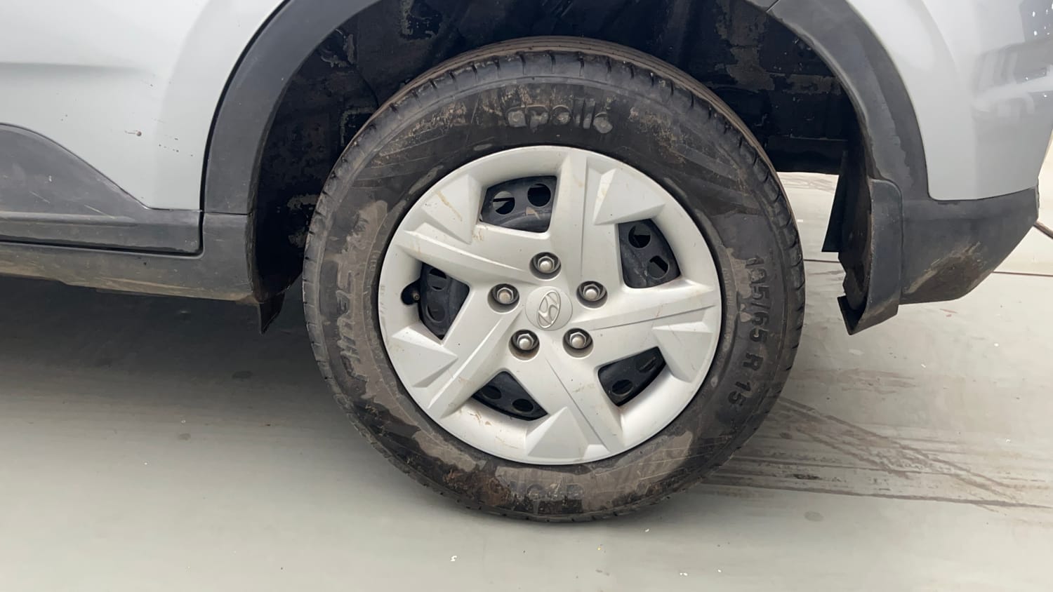 Used 2022 Hyundai Venue S 1.2 Petrol Petrol Manual tyres LEFT REAR TYRE RIM VIEW
