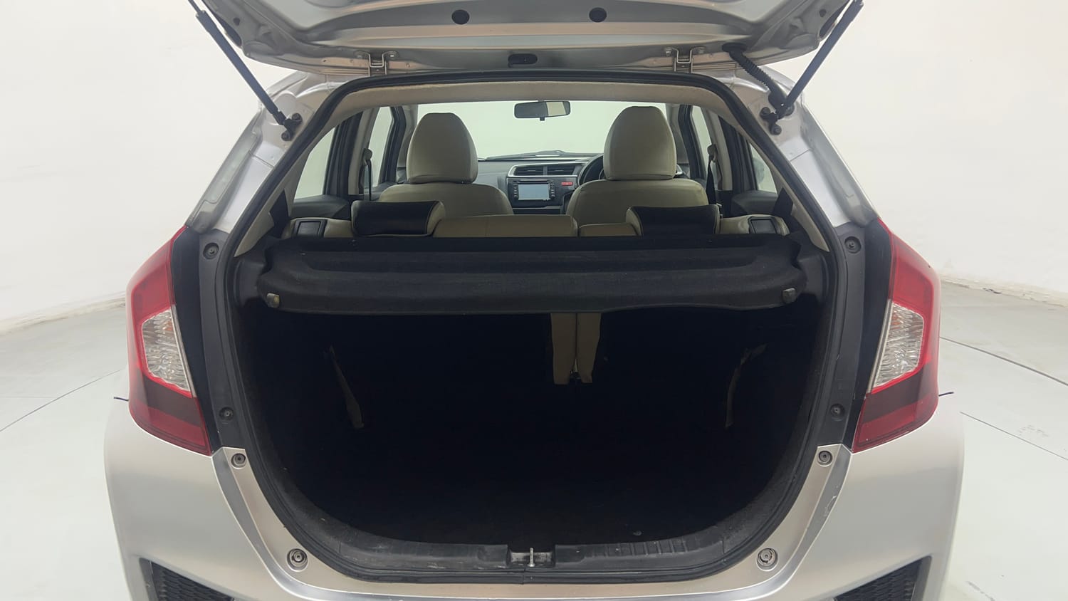 Used 2016 Honda Jazz VX Petrol Petrol Manual interior DICKY INSIDE VIEW