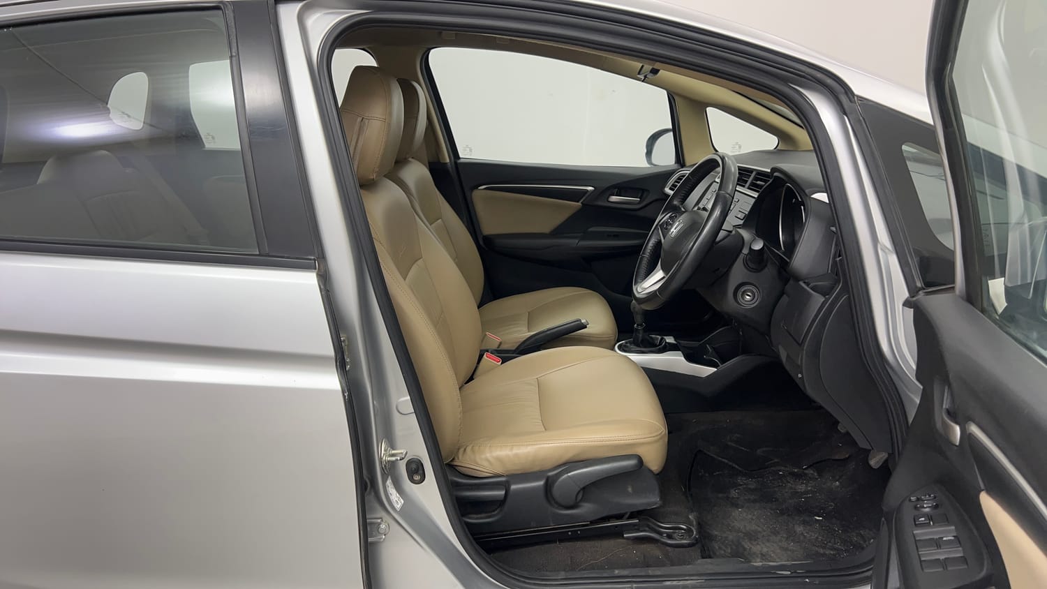 Used 2018 Honda Jazz V Diesel Diesel Manual interior RIGHT SIDE FRONT DOOR CABIN VIEW