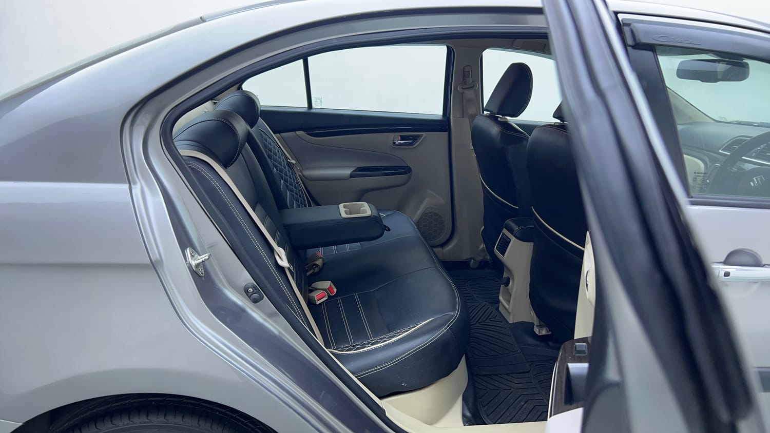 Used 2017 Maruti Suzuki Ciaz Zeta 1.3 Hybrid Diesel Manual interior RIGHT SIDE REAR DOOR CABIN VIEW