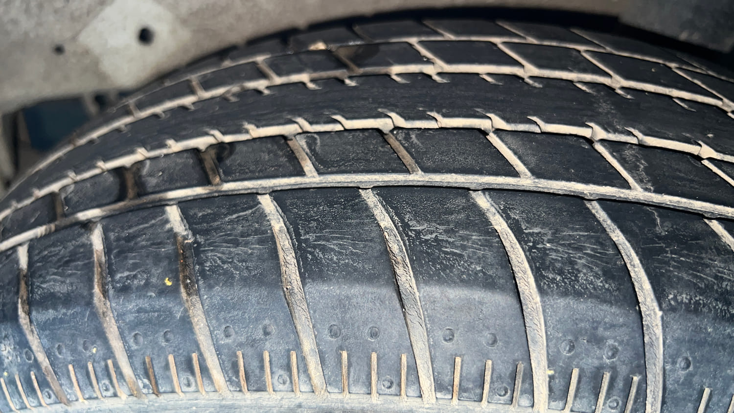 Used 2014 Maruti Suzuki Celerio VXi Petrol Manual tyres LEFT REAR TYRE TREAD VIEW