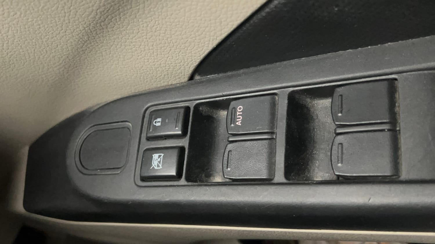 Used 2017 Maruti Suzuki Celerio VXi Petrol Manual top_features Power windows