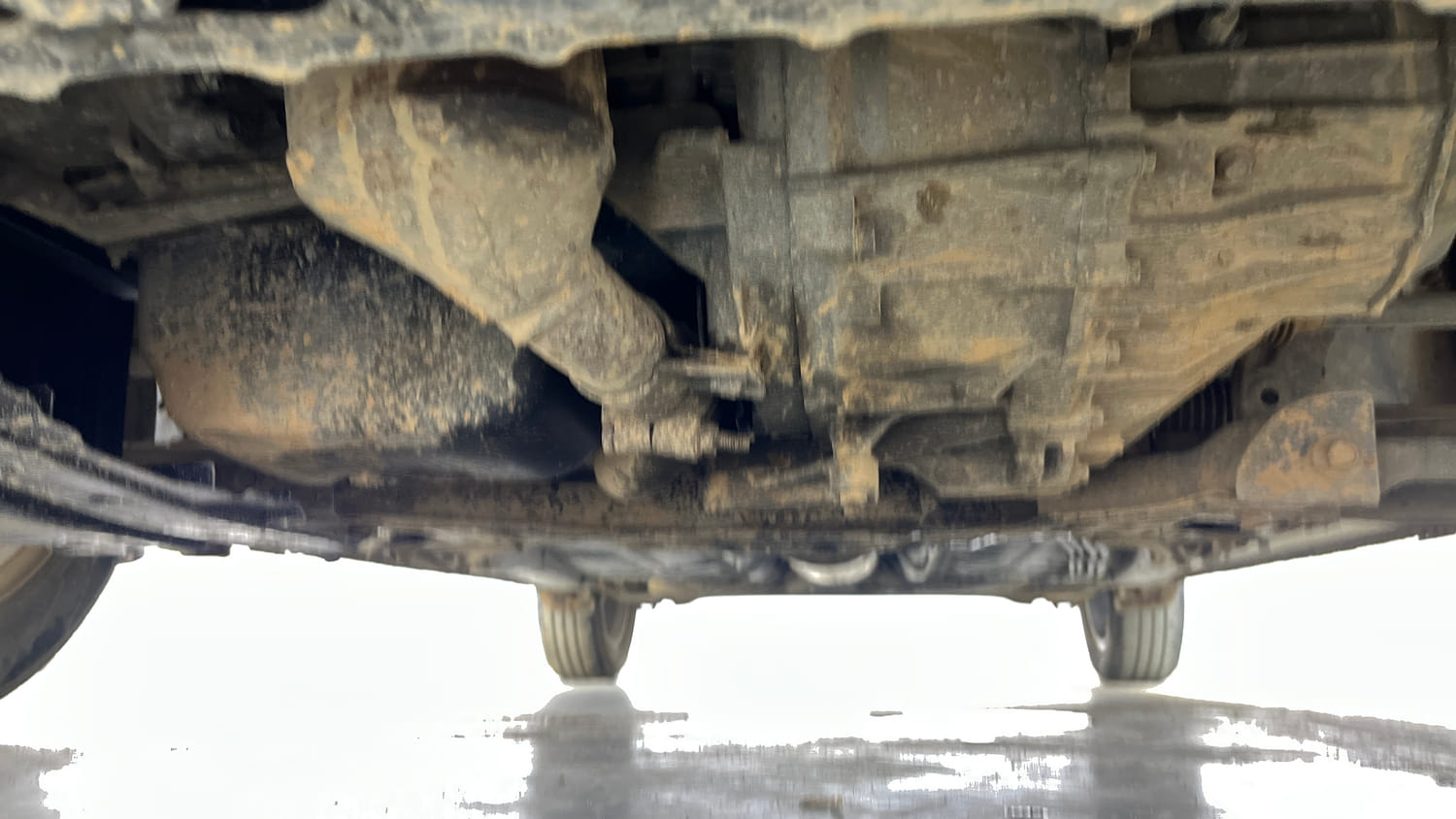 Used 2018 Maruti Suzuki Dzire ZDi Plus AMT Diesel Automatic extra FRONT LEFT UNDERBODY VIEW