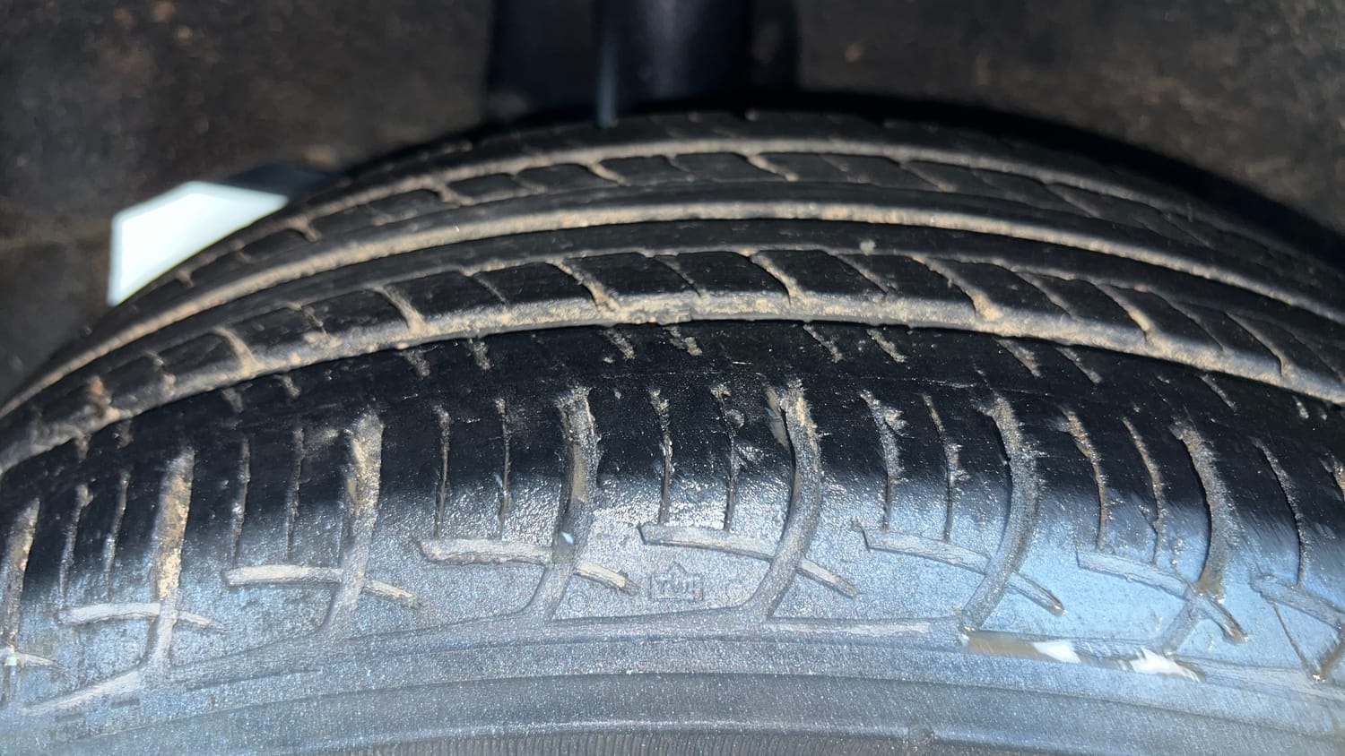 Used 2019 Maruti Suzuki Baleno Sigma 1.2 Petrol Manual tyres RIGHT REAR TYRE TREAD VIEW