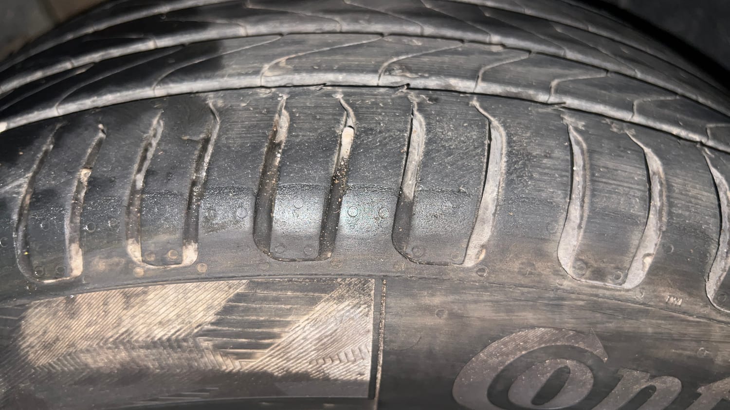Used 2019 kia Seltos GTX Plus DCT 1.4 Petrol Automatic tyres RIGHT REAR TYRE TREAD VIEW