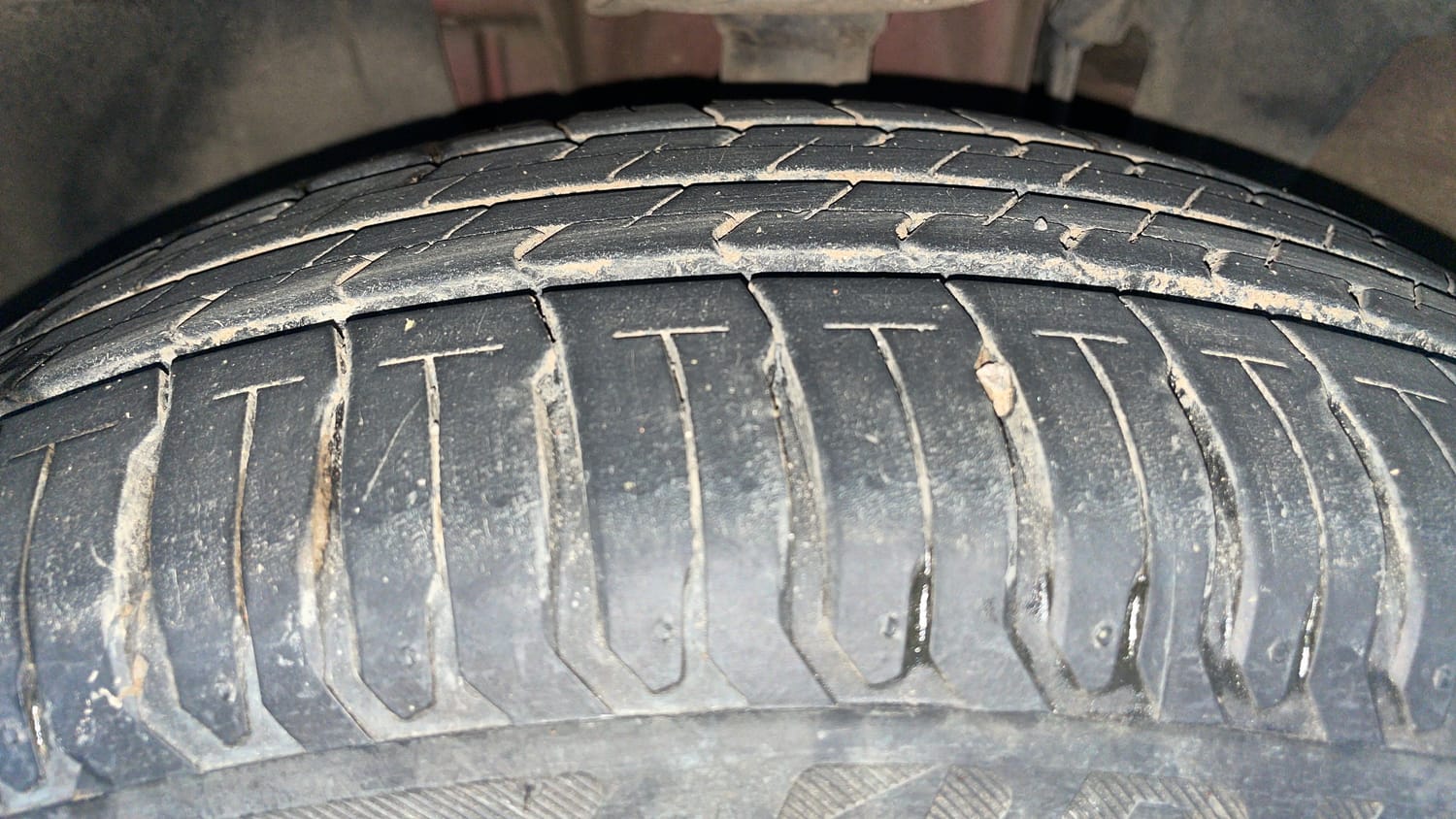 Used 2020 Renault Triber RXZ Petrol Manual tyres LEFT FRONT TYRE TREAD VIEW