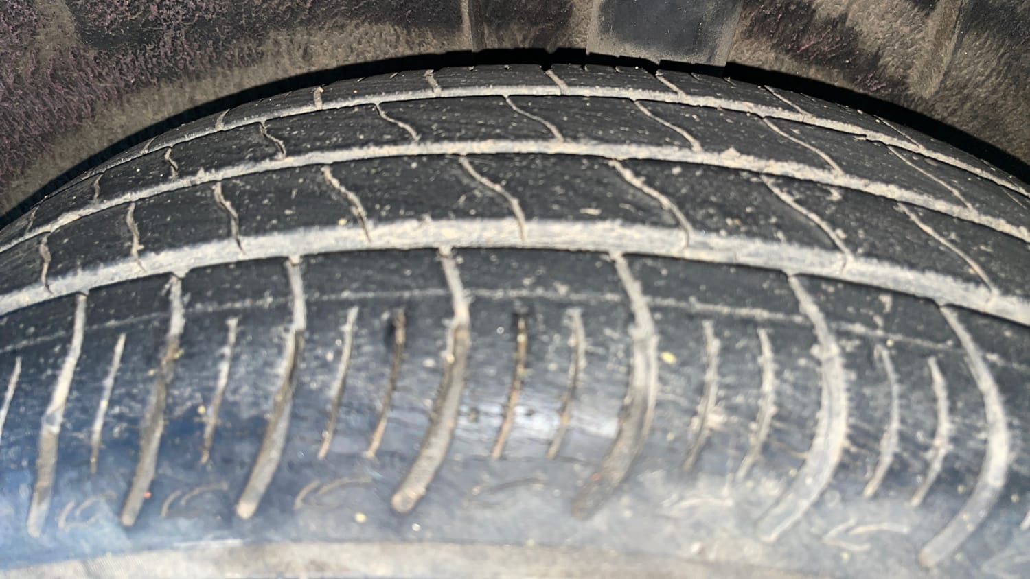 Used 2020 Renault Triber RXZ Petrol Manual tyres LEFT REAR TYRE TREAD VIEW