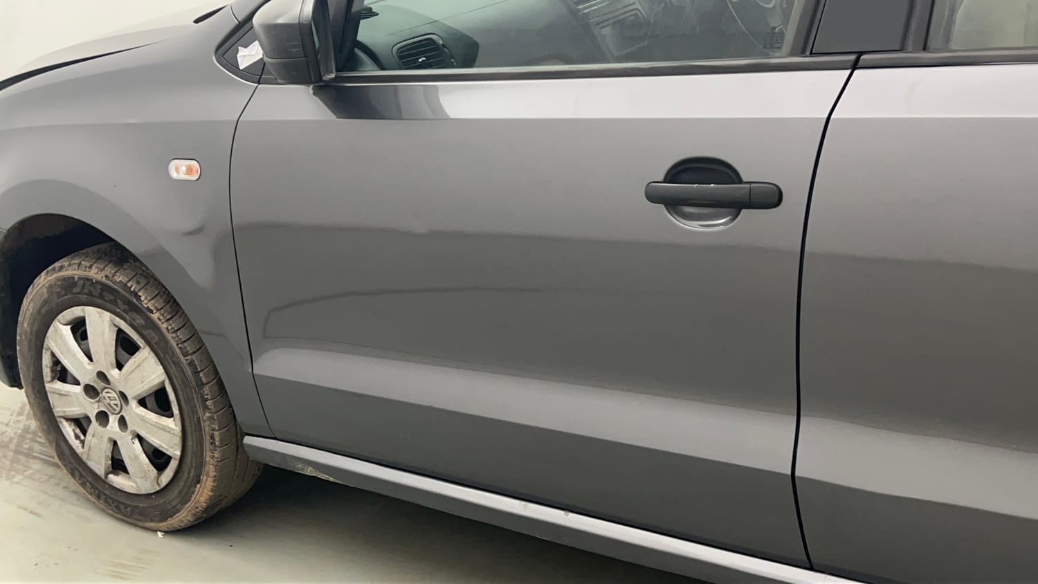 Used 2013 Volkswagen Polo Trendline 1.2L (P) Petrol Manual dents MINOR DENT