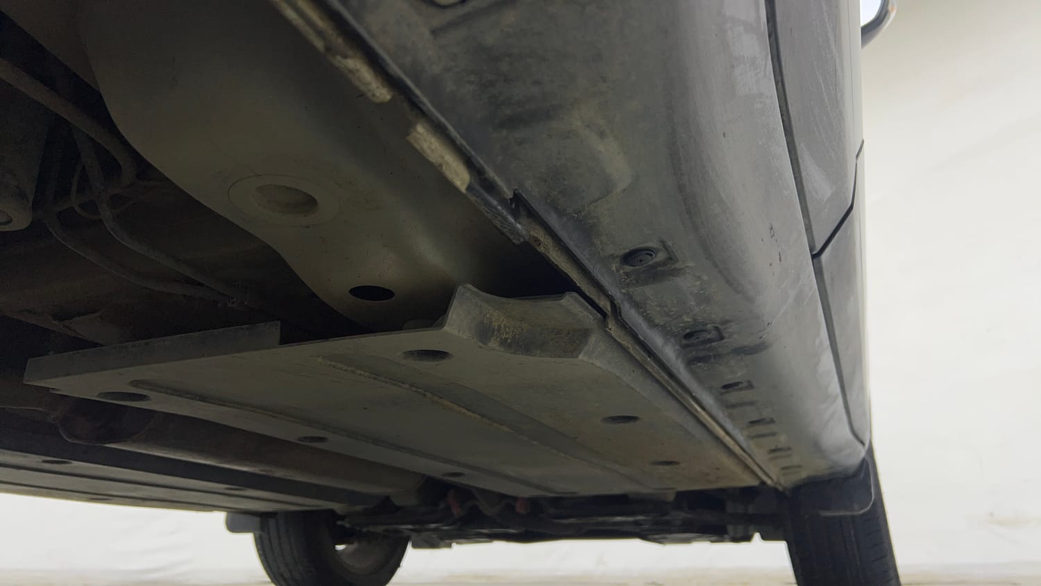 Used 2023 MG Motors Astor Super EX 1.5 MT Petrol Manual extra REAR RIGHT UNDERBODY VIEW