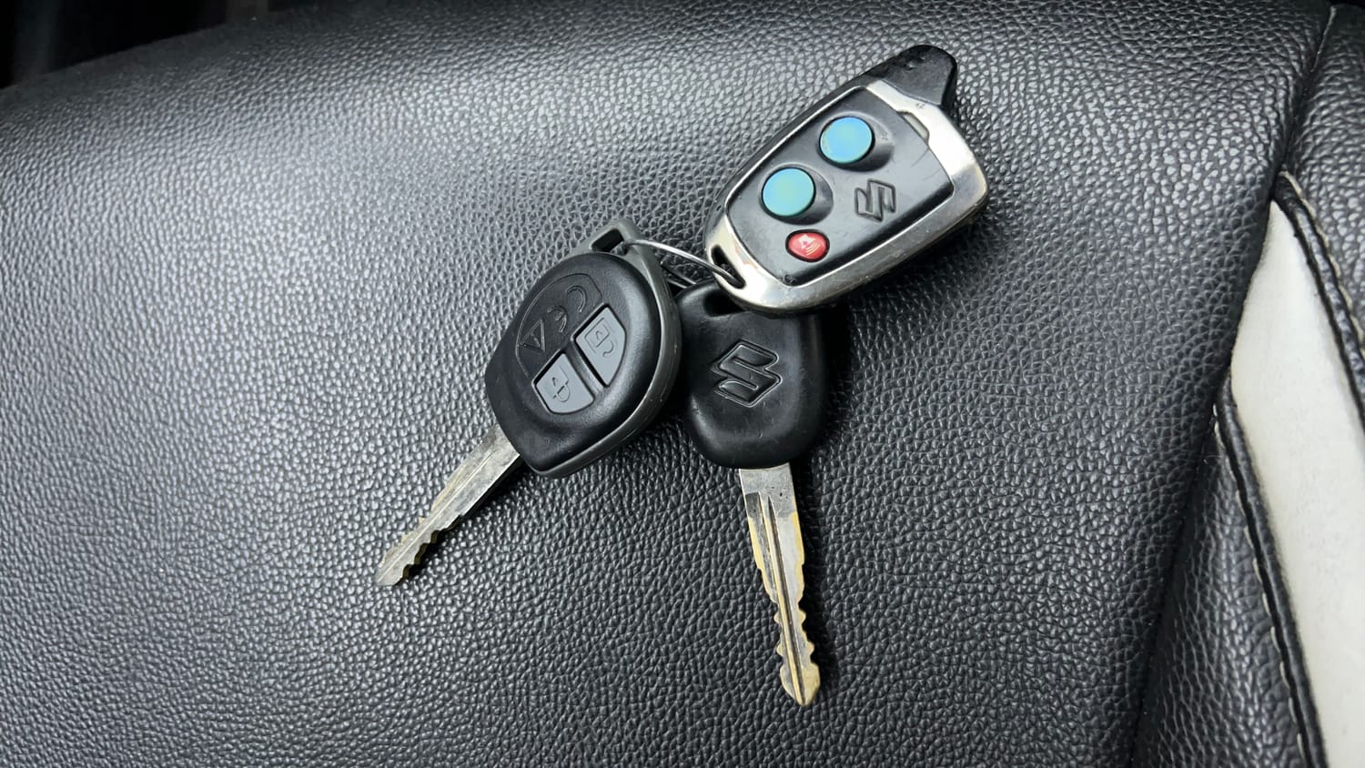 Used 2019 Maruti Suzuki Baleno Sigma 1.2 Petrol Manual extra CAR KEY VIEW