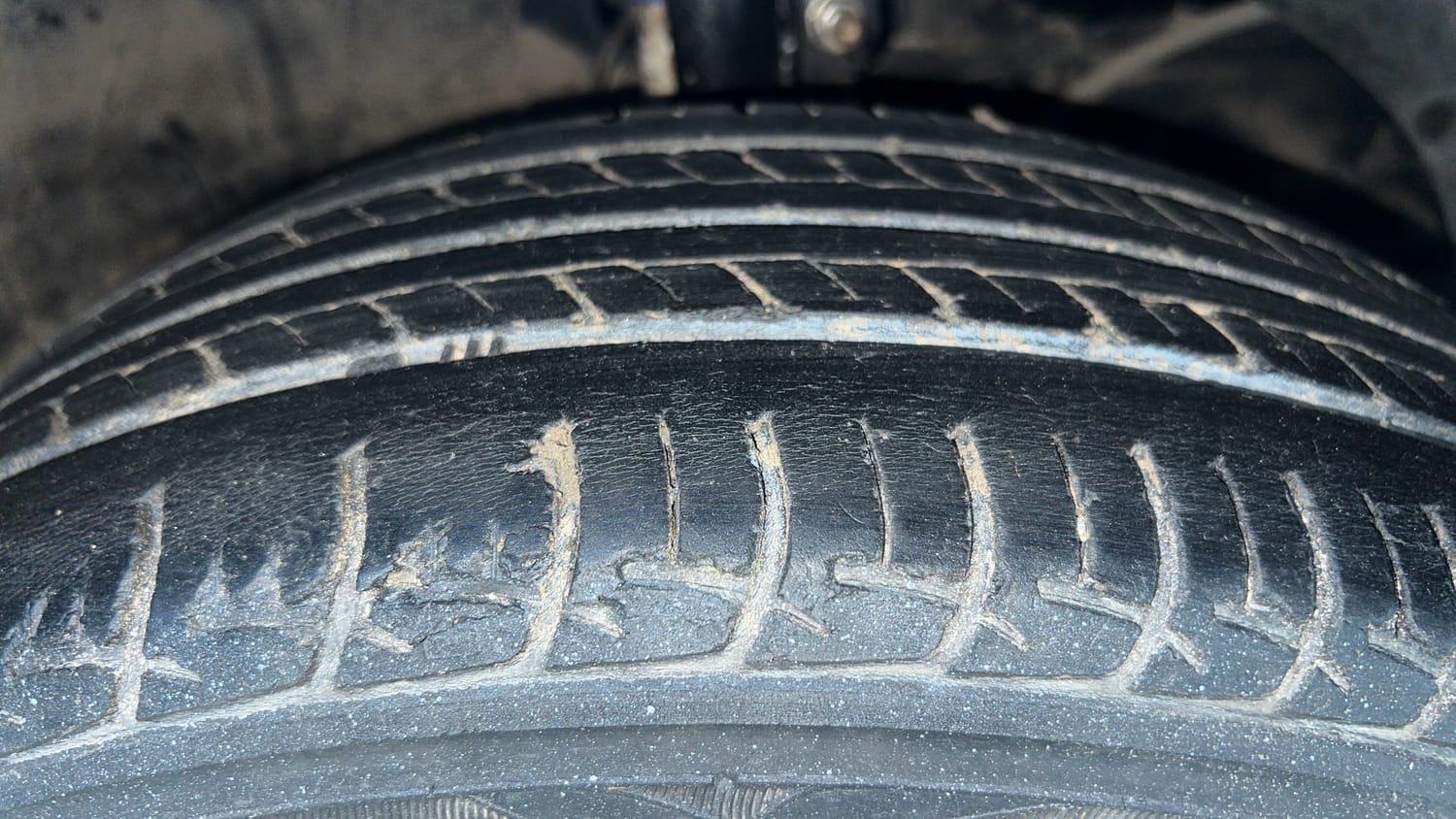 Used 2019 Maruti Suzuki Baleno Sigma 1.2 Petrol Manual tyres RIGHT FRONT TYRE TREAD VIEW