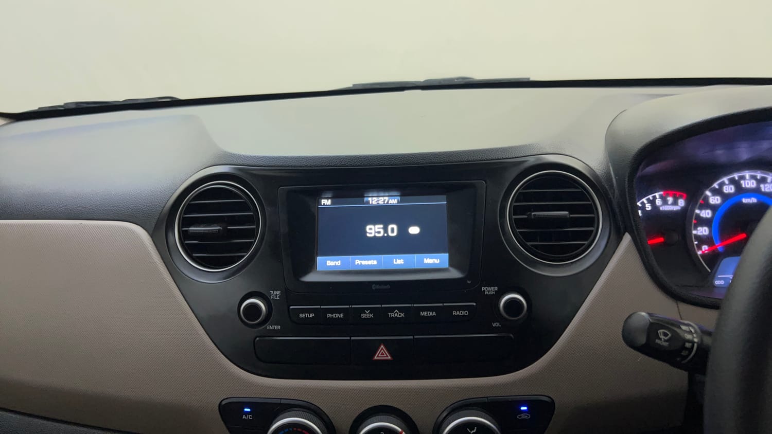 Used 2017 Hyundai Grand i10 Sportz 1.2 Kappa VTVT Petrol Manual top_features Integrated (in-dash) music system