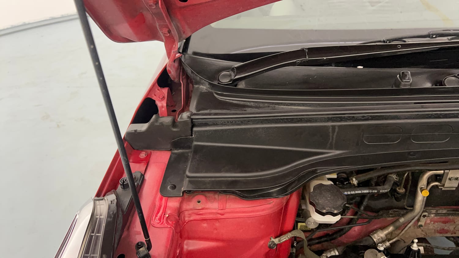 Used 2019 Hyundai Creta SX 1.6 Petrol Petrol Manual engine ENGINE RIGHT SIDE HINGE & APRON VIEW