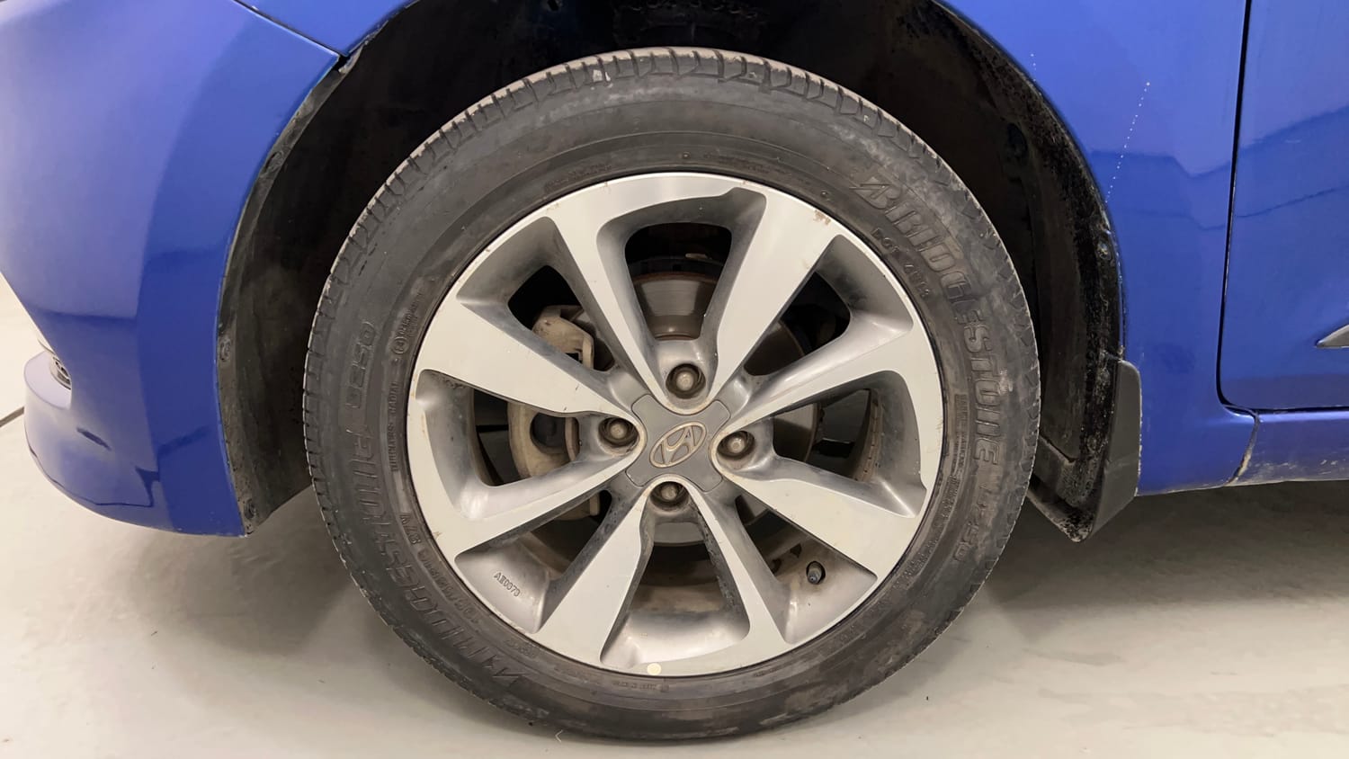 Used 2015 Hyundai Elite i20 Asta 1.2 Petrol Manual tyres LEFT FRONT TYRE RIM VIEW