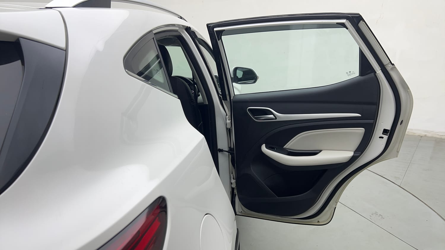 Used 2023 MG Motors Astor Super EX 1.5 MT Petrol Manual interior RIGHT REAR DOOR OPEN VIEW