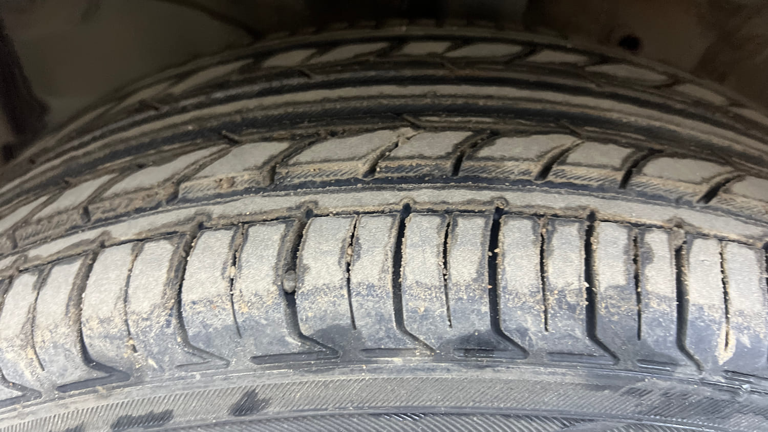 Used 2014 Honda City SV Diesel Diesel Manual tyres LEFT FRONT TYRE TREAD VIEW