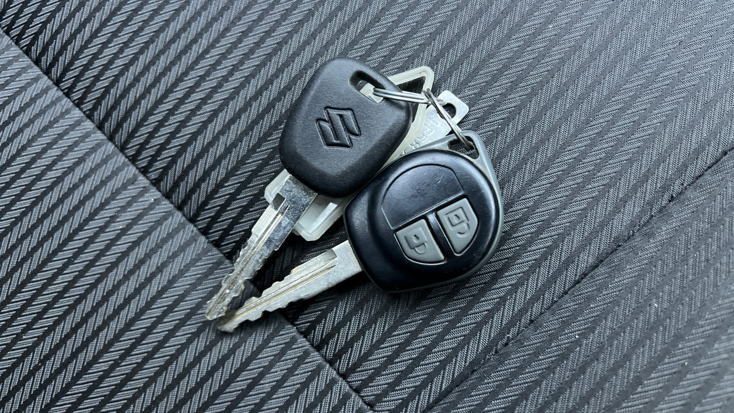 Used 2012 Maruti Suzuki Swift ZDi Diesel Manual extra CAR KEY VIEW