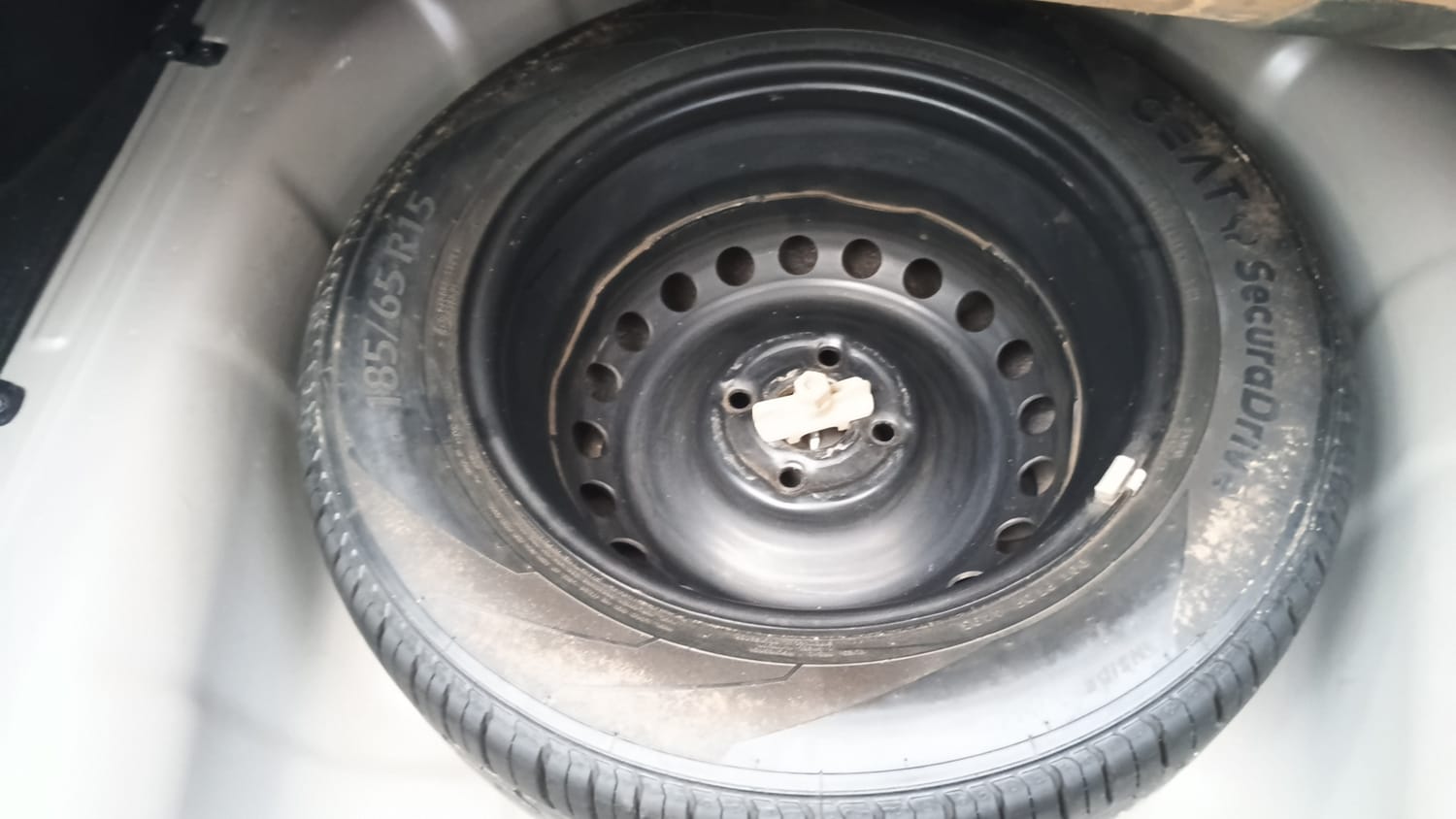Used 2018 Hyundai Verna SX (O)1.6 VTVT Petrol Manual tyres SPARE TYRE VIEW