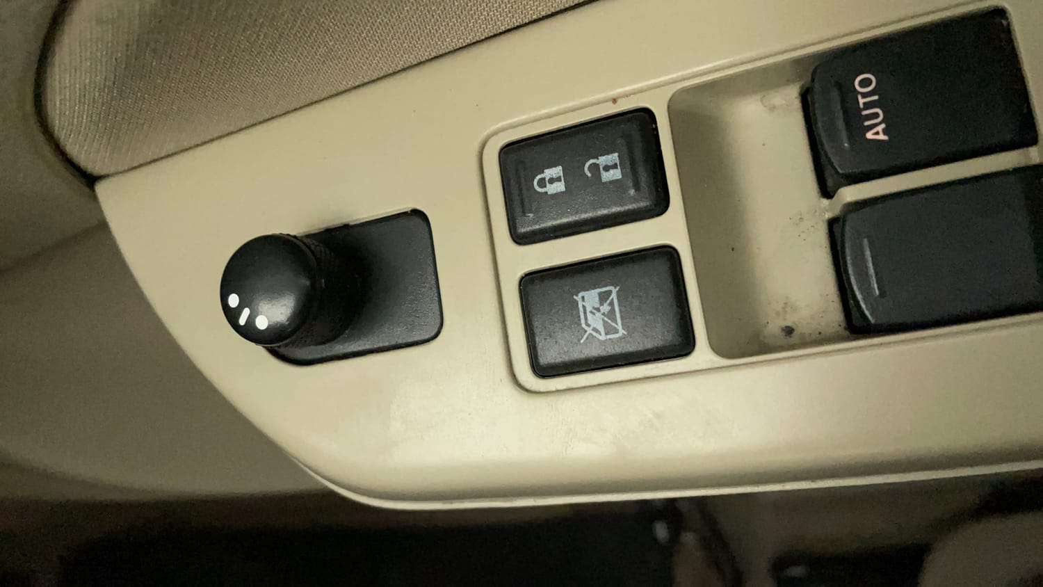 Used 2013 Maruti Suzuki Swift Dzire VXI Petrol Manual top_features Adjustable ORVM