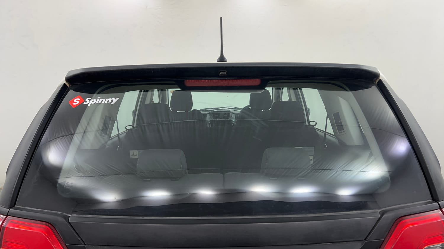Used 2018 Tata Hexa XE 4x2 7 STR Diesel Manual exterior BACK WINDSHIELD VIEW