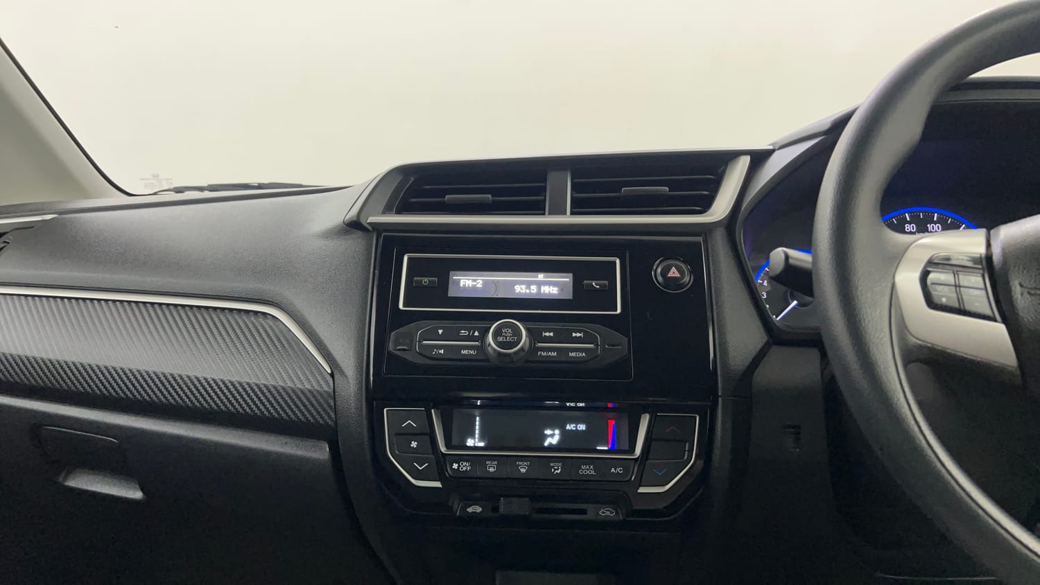 Used 2017 Honda Brio VX AT Petrol Automatic interior MUSIC SYSTEM & AC CONTROL VIEW