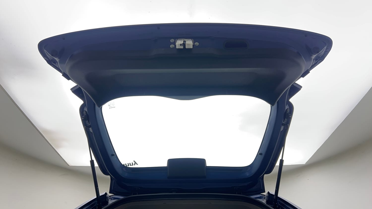 Used 2019 Maruti Suzuki Ignis Delta 1.2 MT Petrol Manual interior DICKY DOOR OPEN VIEW