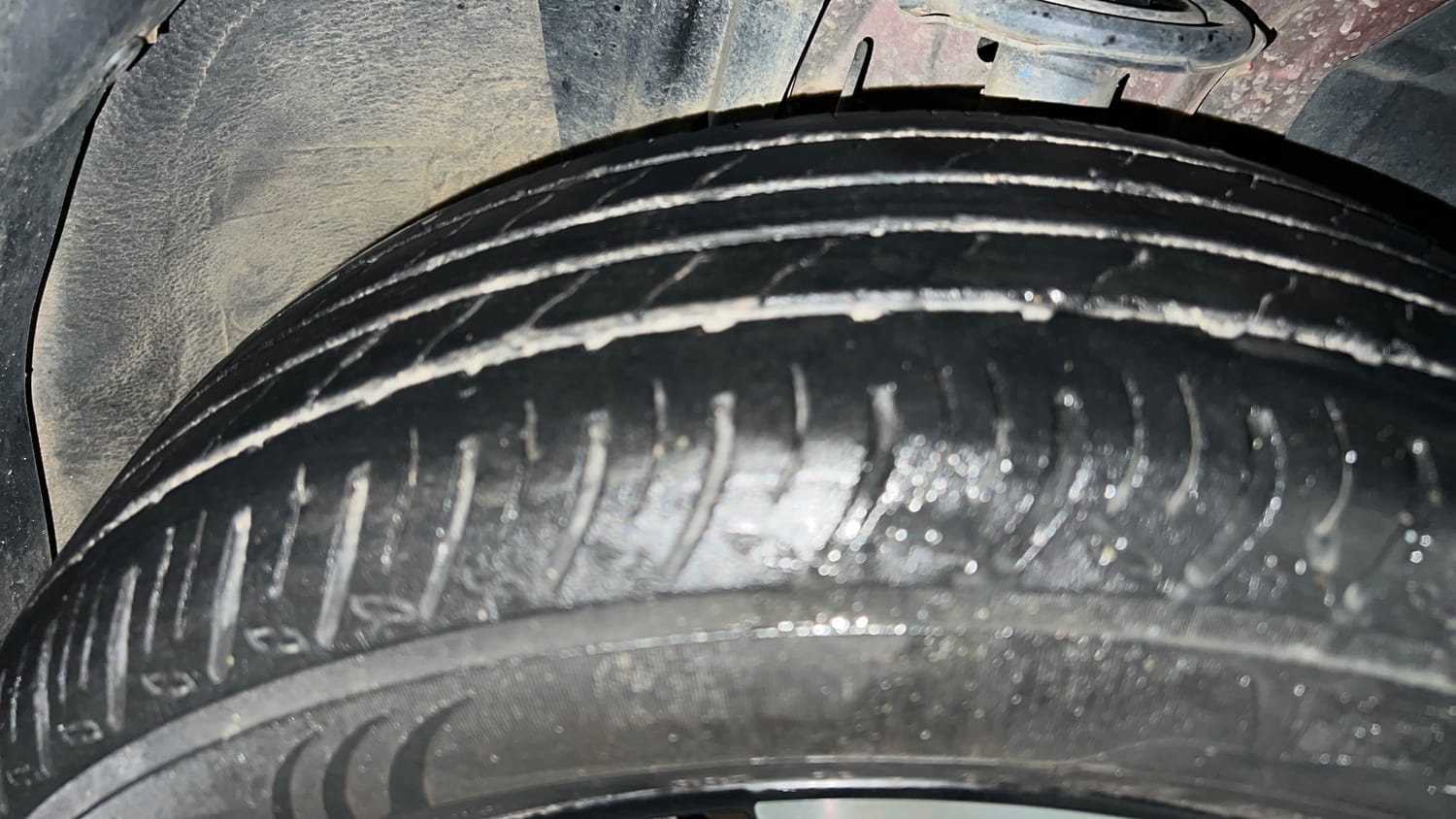Used 2023 Nissan Magnite XV Executive Petrol Manual tyres RIGHT FRONT TYRE TREAD VIEW