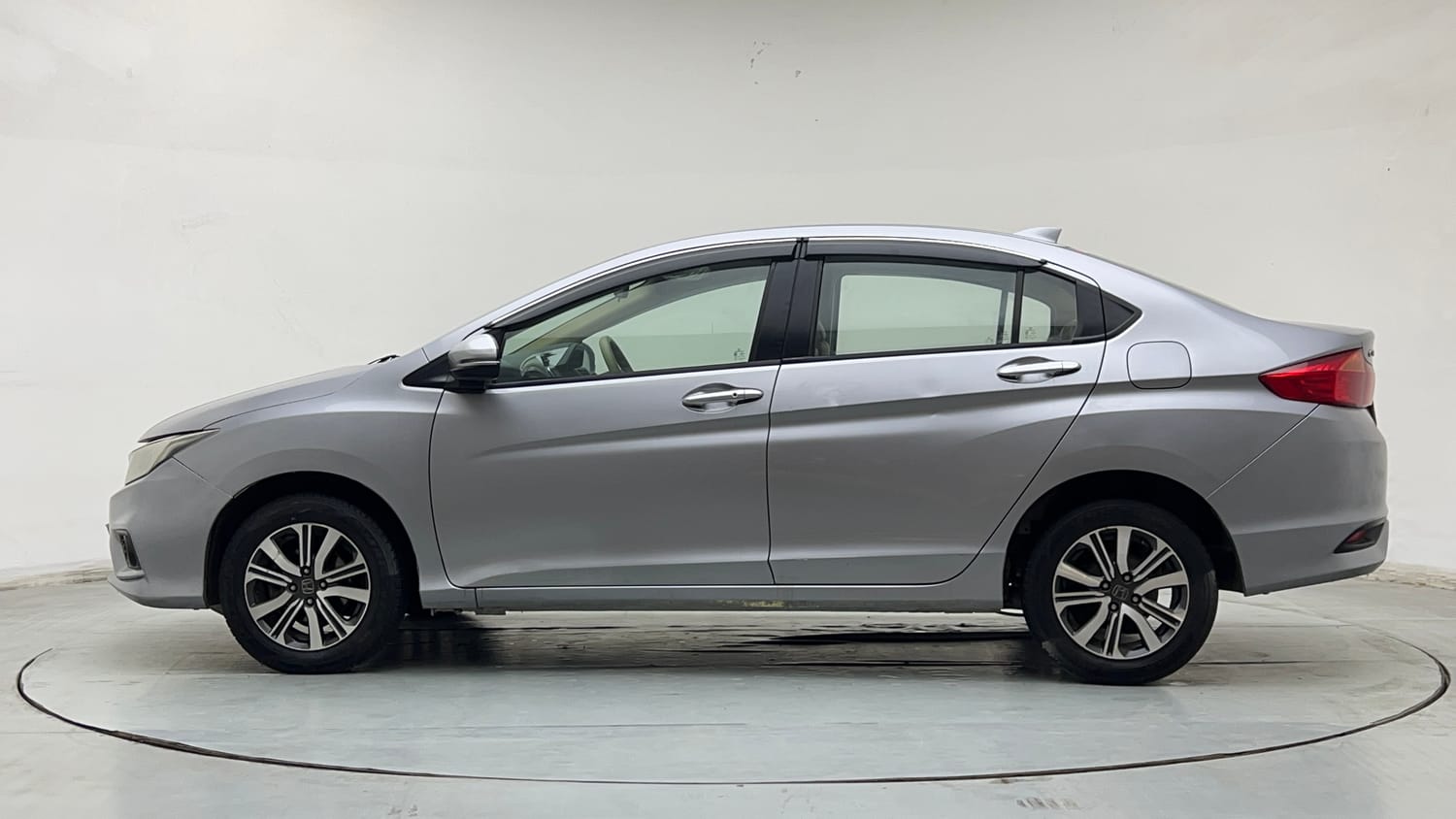 Used 2019 Honda City V CVT Petrol Petrol Automatic exterior LEFT SIDE VIEW